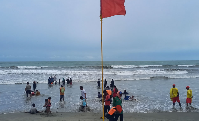 কক্সবাজারে ১০ নম্বর মহাবিপদ সংকেত