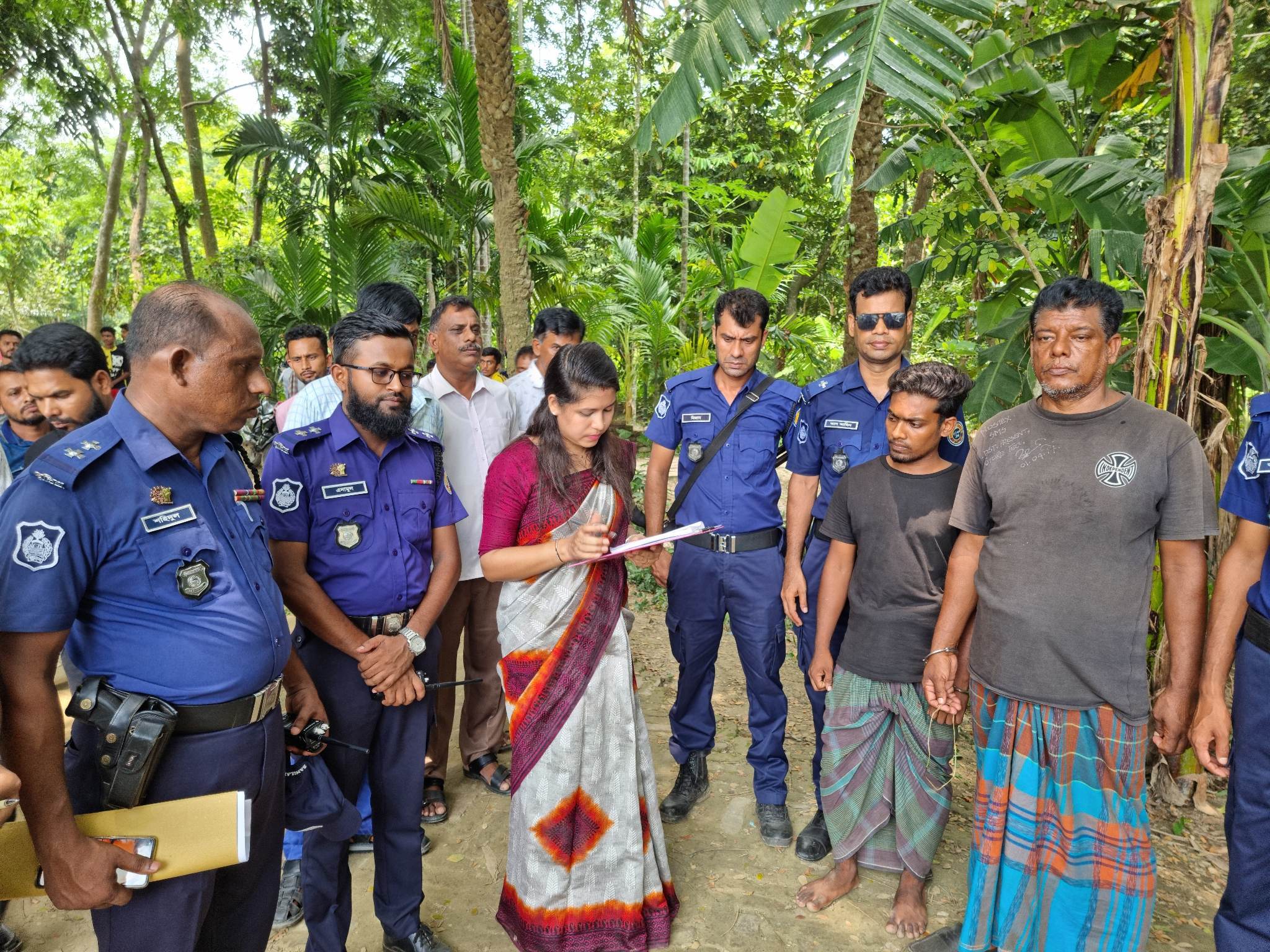 ঝালকাঠিতে অবৈধভাবে বালু উত্তোলনের দায়ে দুই ব্যবসায়ীকে ৭লাখ টাকা জরিমানা