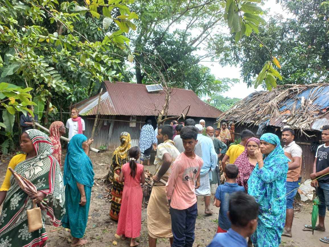 কোম্পানীগঞ্জে নিজের বসতঘর থেকে ছয় সন্তানের জননীর গলা কাঁটা মরদেহ উদ্ধার