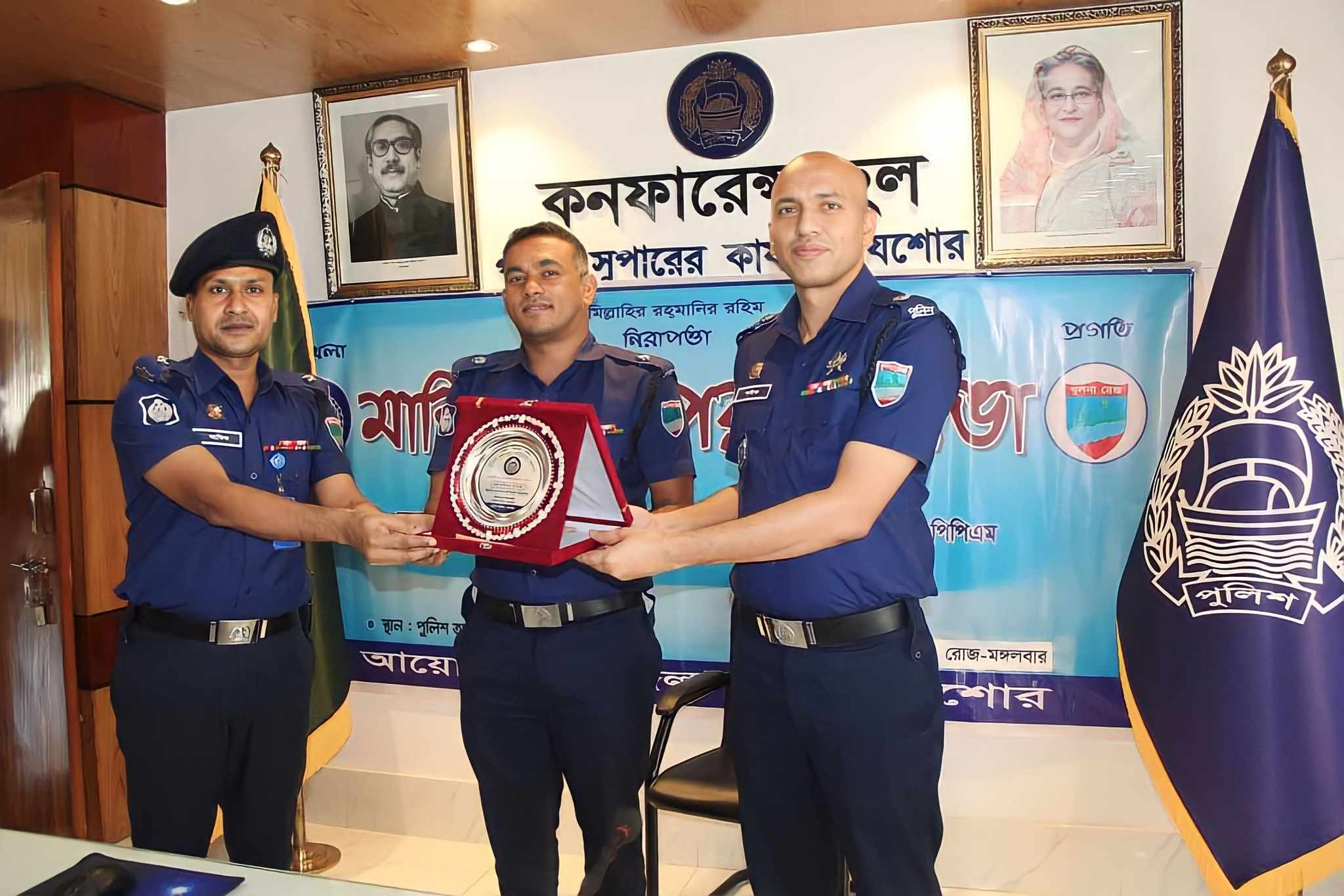 যশোর জেলার শ্রেষ্ঠ অফিসার ইনচার্জ হলেন শার্শা থানার আকিকুল ইসলাম