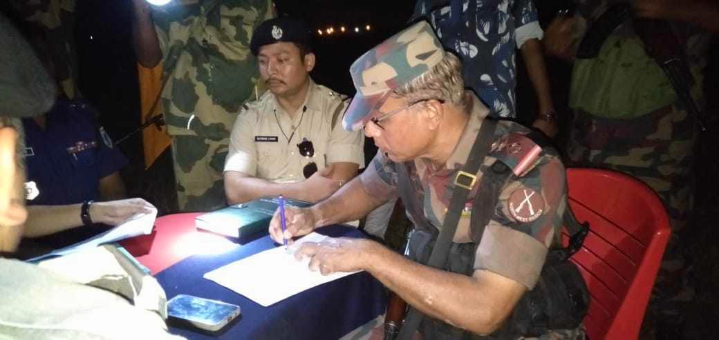 বিএসএফ এর গুলিতে নিহত বাংলাদেশির লাশ দুই দিন পর ফেরত পেলো পরিবার