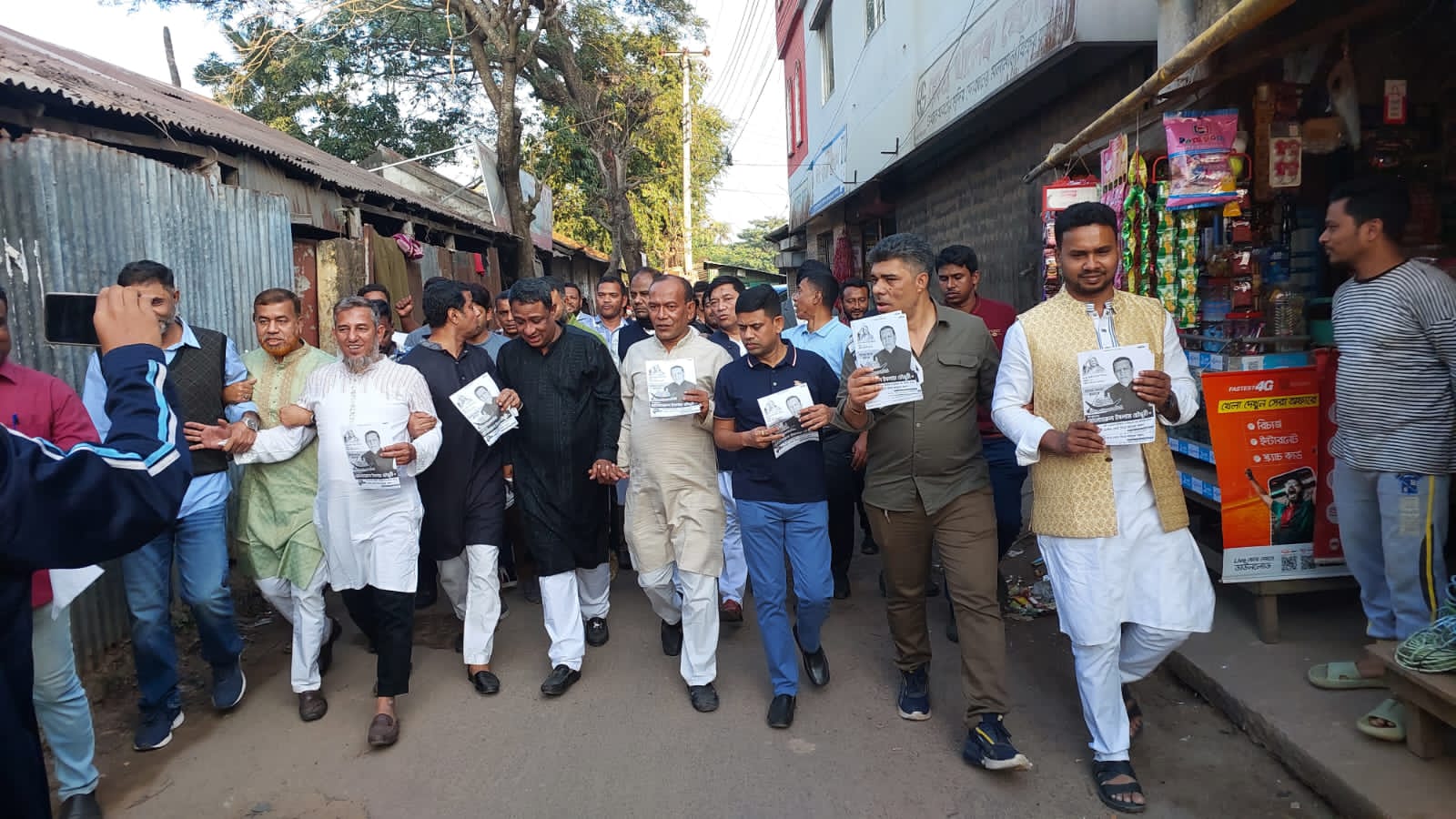 পটিয়ায় নৌকার পক্ষে ভোট চাইলেন হেলাল আকবর চৌধুরী বাবর