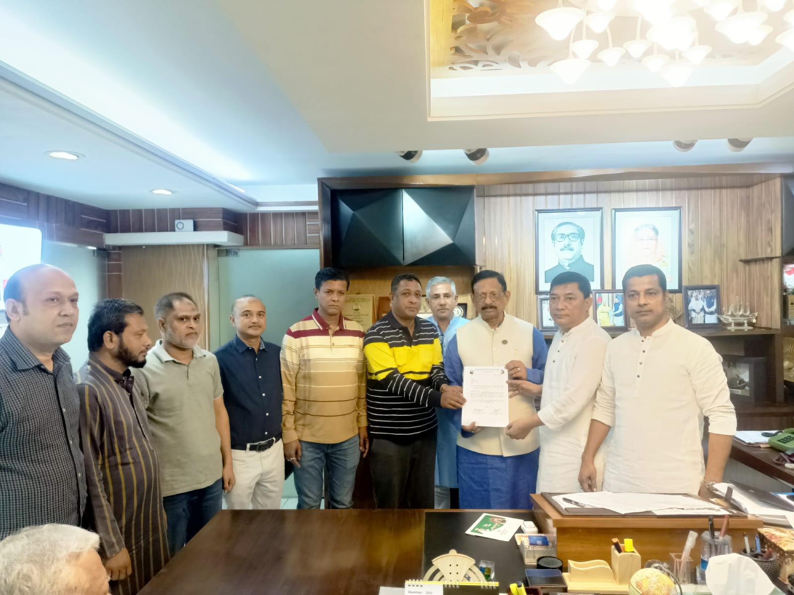 শহিদ ছাত্রনেতা মহিমের নামে চত্বরের দাবিতে মেয়রকে স্মারকলিপি