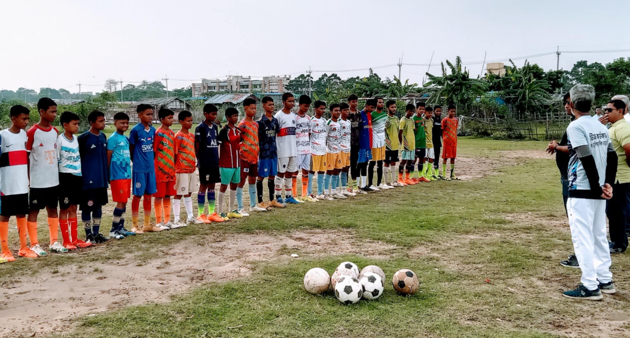 প্রস্তুতিমূলক বাছাই ফুটবল ম্যাচে দক্ষিণ হালিশহর ফুটবল একাডেমি জয়ী