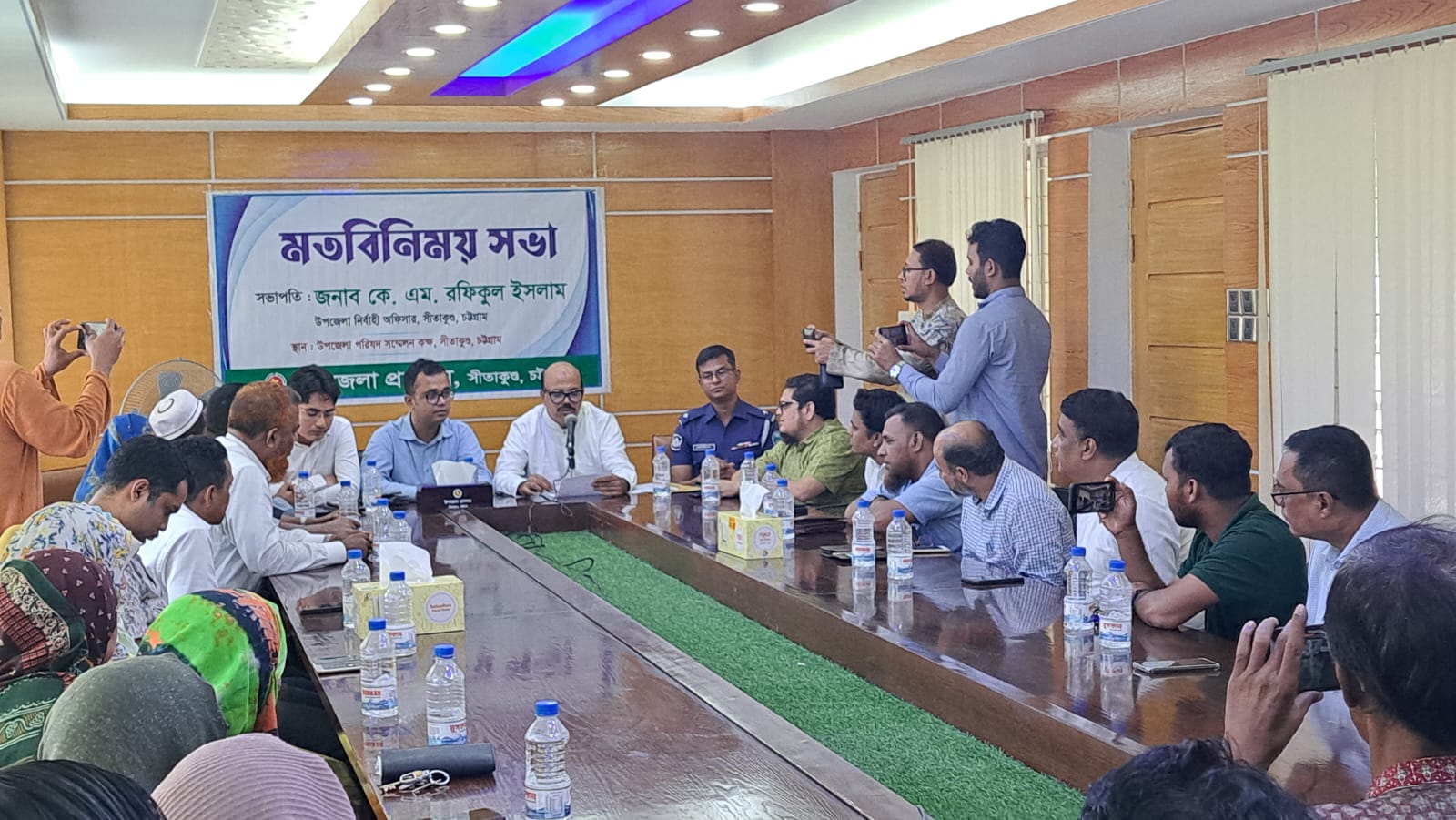 সীতাকুণ্ড উপজেলা প্রশাসনের সাথে বিএনপির চেয়ারপারসনের উপদেষ্টা লায়ন আসলাম চৌধুরীর মতবিনিময়