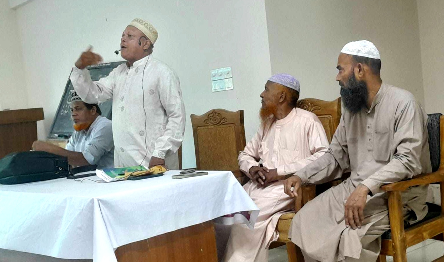 নওগাঁর পত্নীতলায় মোয়াল্লেম মান উন্নয়ন প্রশিক্ষণ অনুষ্ঠিত  