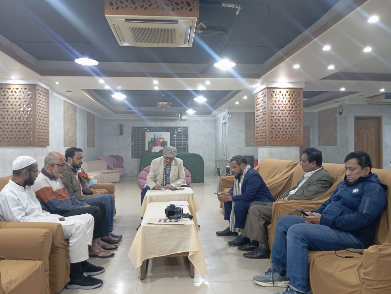 চট্টগ্রাম এডিটরস ক্লাবে ওসমান গণি মনসুর ফুলেল শুভেচ্ছায় ভুষিত
