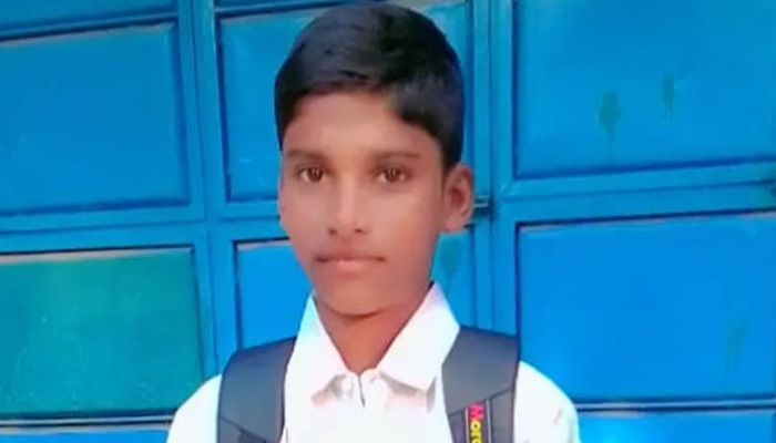 পিকআপের ধাক্কায় প্রাণ গেলো স্কুলছাত্রের