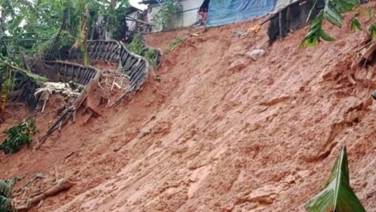 কক্সবাজারে পাহাড়ধসে নিহত বেড়ে ১১