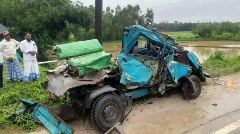 চকরিয়ায় বাস-লেগুনা সংঘর্ষে নিহত ৪, আহত অন্তত ৮