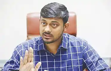 চাকরি পেতে নেতার ফোন কেন, প্রশ্ন নাসীরুদ্দীন পাটওয়ারীর